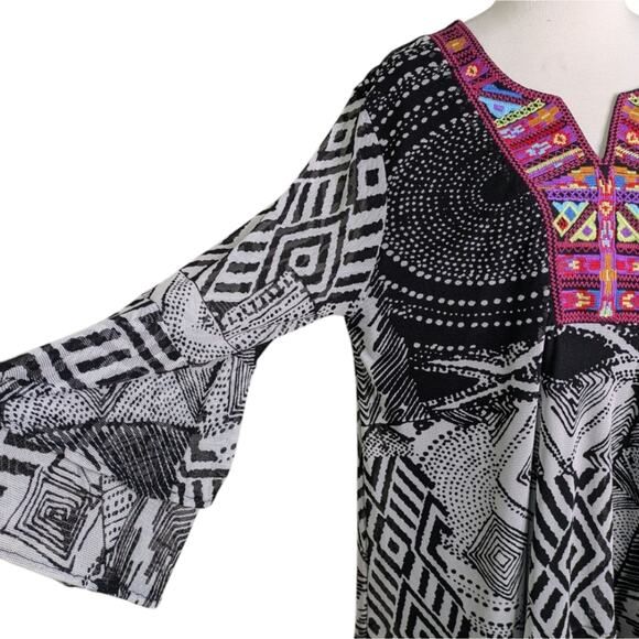 Calessa Geometric Mesh Embroidered Layered Split V Neck Tunic Lightweight Large - Picture 8 of 14